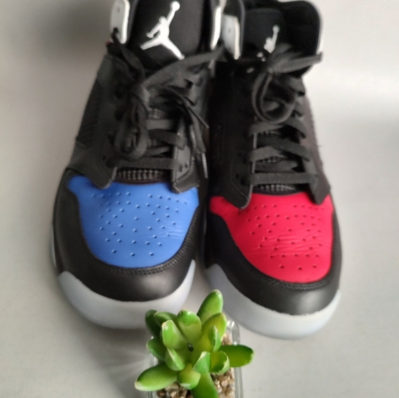 jordan mars 270 top 3